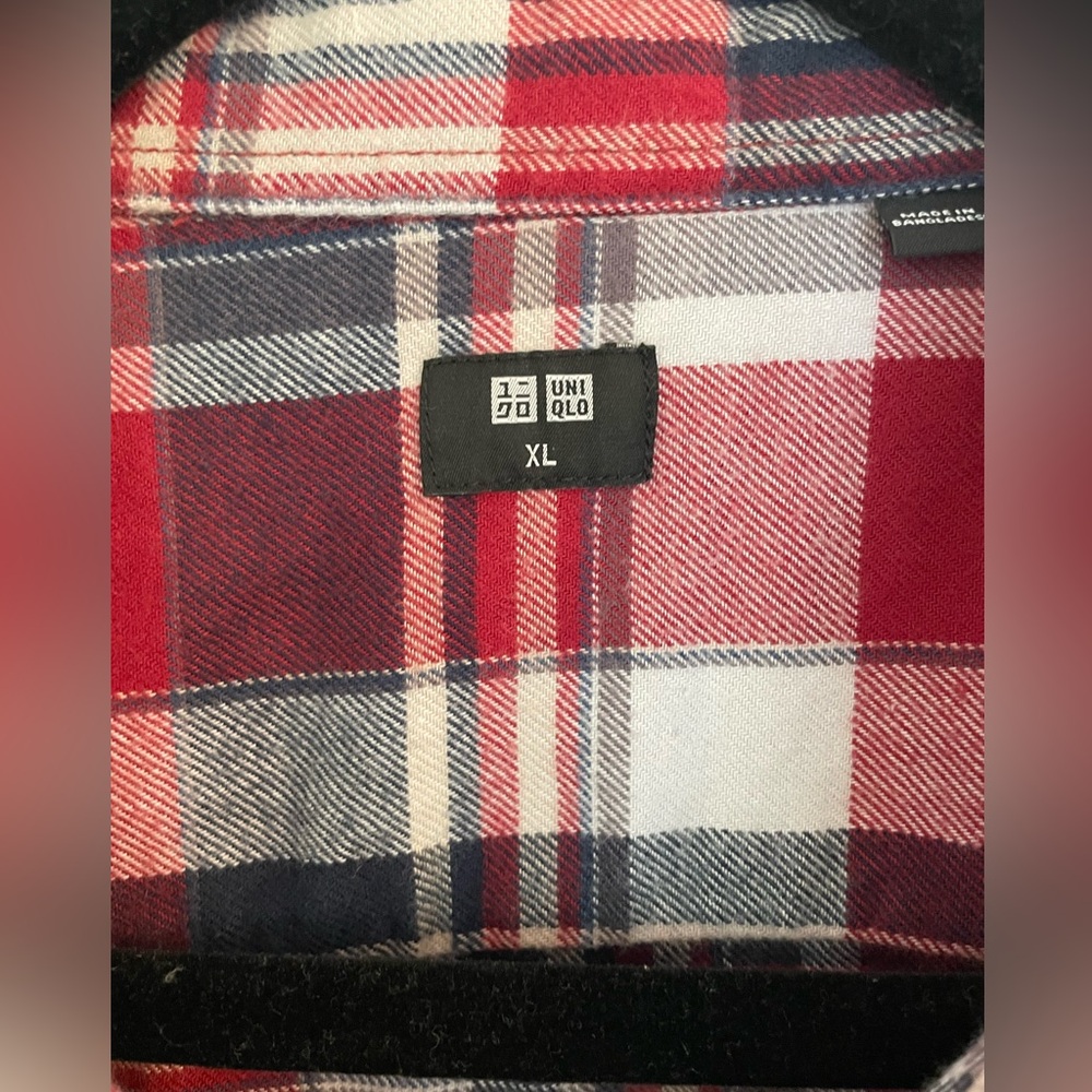 Men’s UNIQLO Dark Red Plaid Flannel Shirt, New with Tags, Size XL - Picture 5 of 5